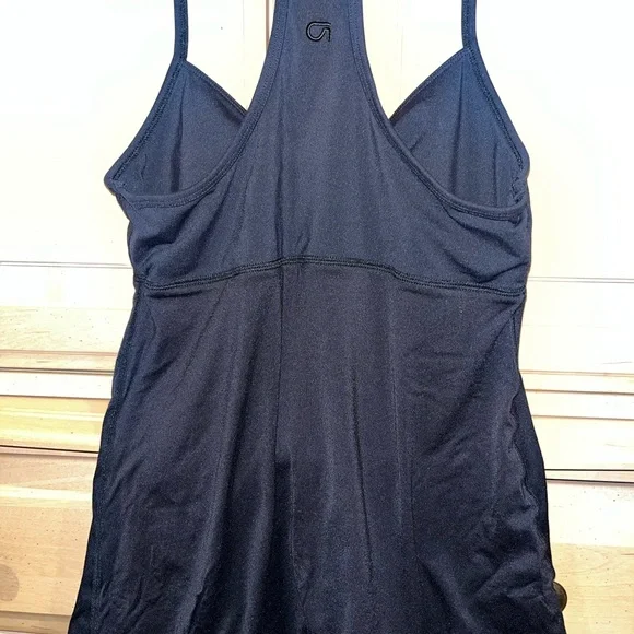 2/$15 GapFit women’s XS black athletic tank top - Picture 5 of 10